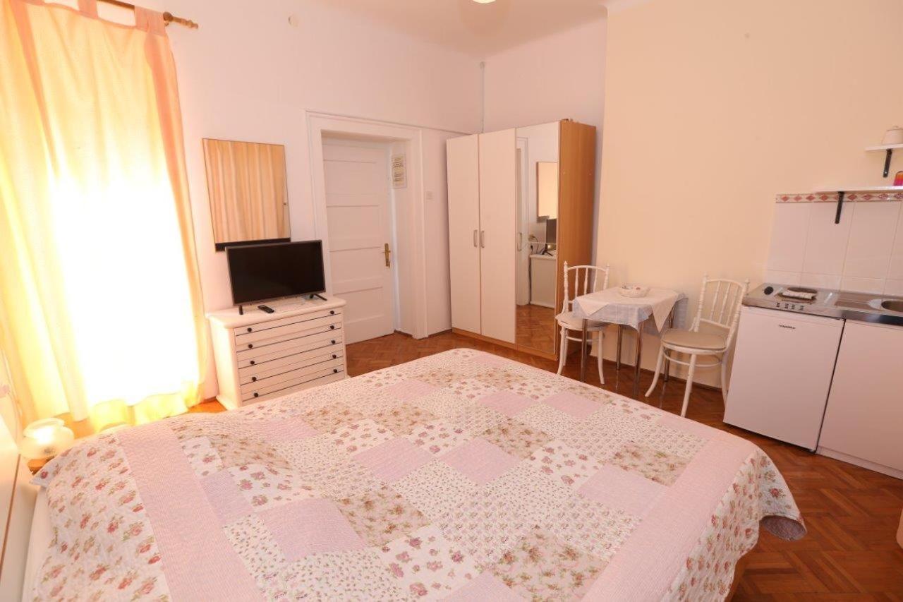 Studio Apartments Cavrak With Terrace Baška Εξωτερικό φωτογραφία