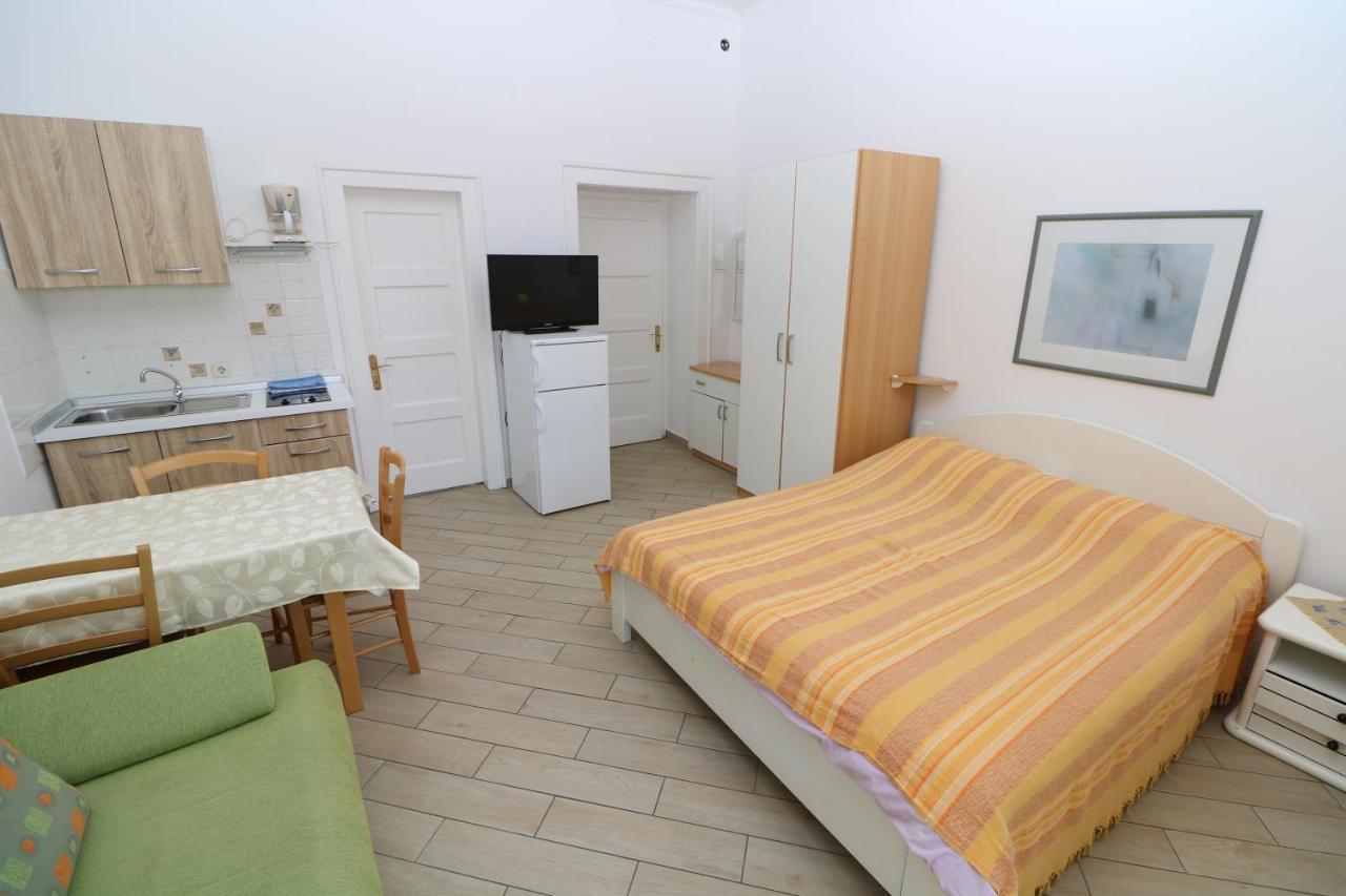 Studio Apartments Cavrak With Terrace Baška Εξωτερικό φωτογραφία