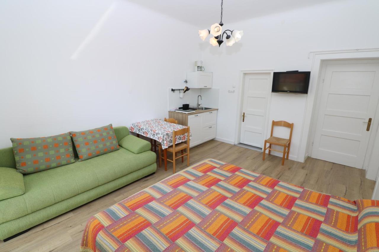 Studio Apartments Cavrak With Terrace Baška Εξωτερικό φωτογραφία